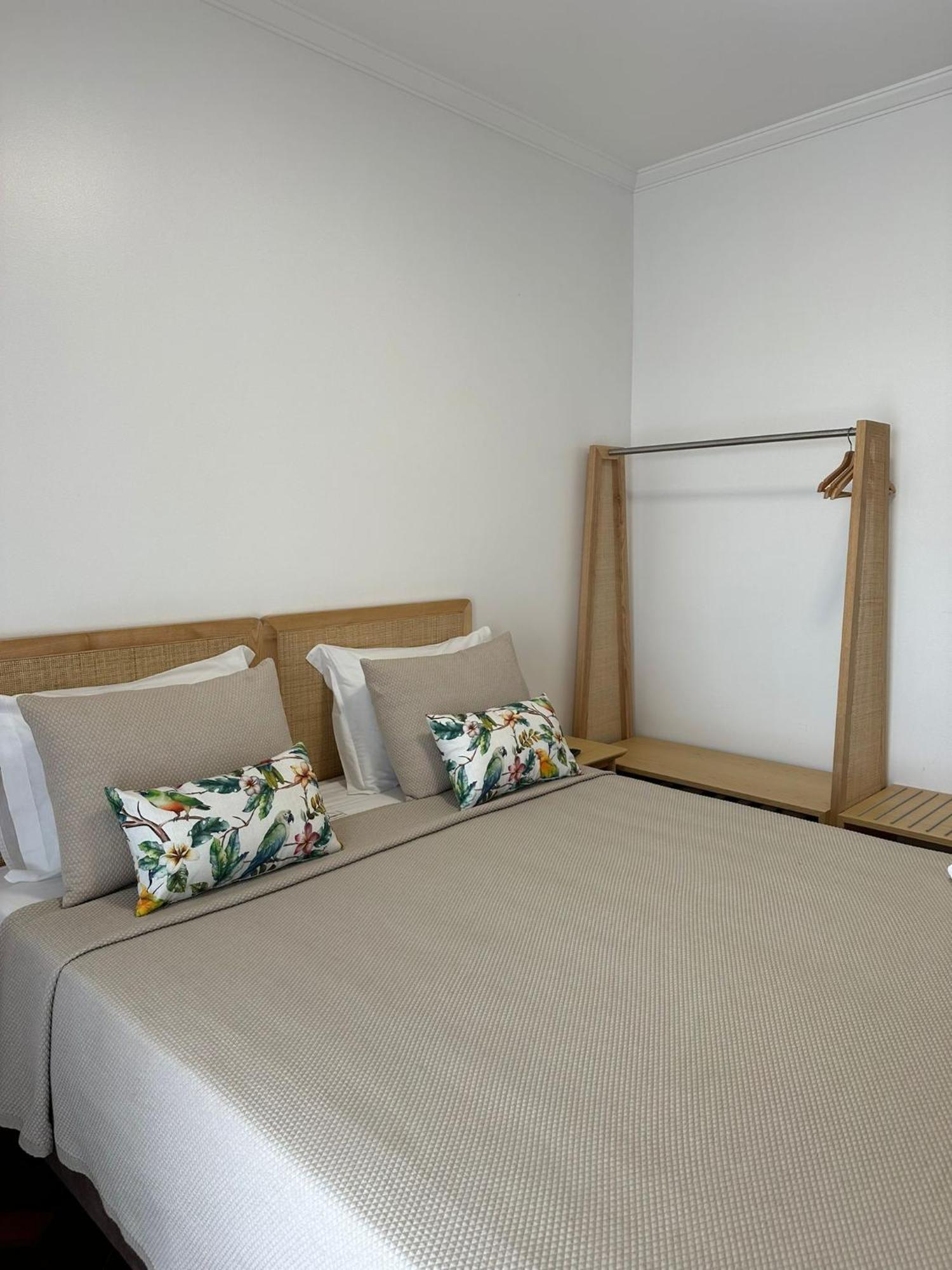 Guest House Mj 波瓦－迪瓦尔津 外观 照片